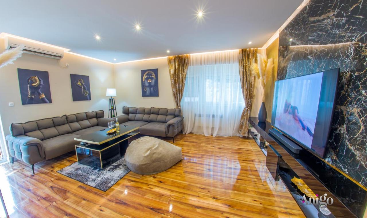 Luxury Apartment Black And Gold Μόσταρ Εξωτερικό φωτογραφία