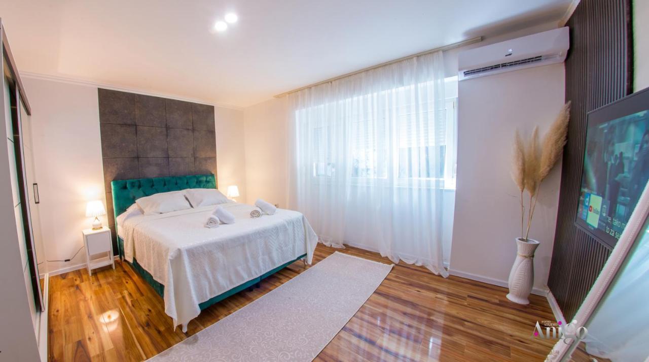 Luxury Apartment Black And Gold Μόσταρ Εξωτερικό φωτογραφία