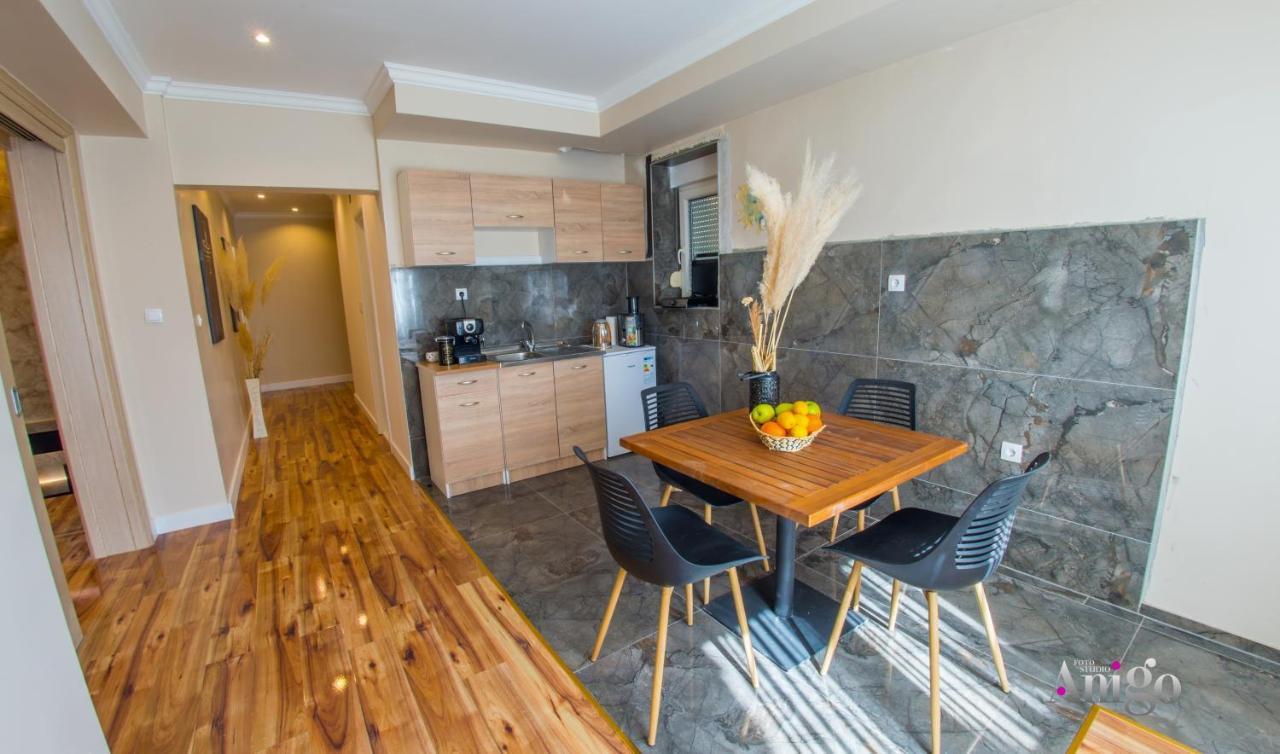 Luxury Apartment Black And Gold Μόσταρ Εξωτερικό φωτογραφία