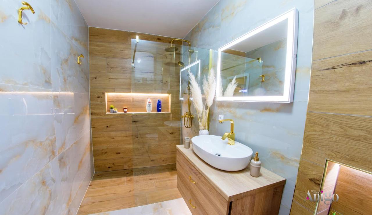 Luxury Apartment Black And Gold Μόσταρ Εξωτερικό φωτογραφία