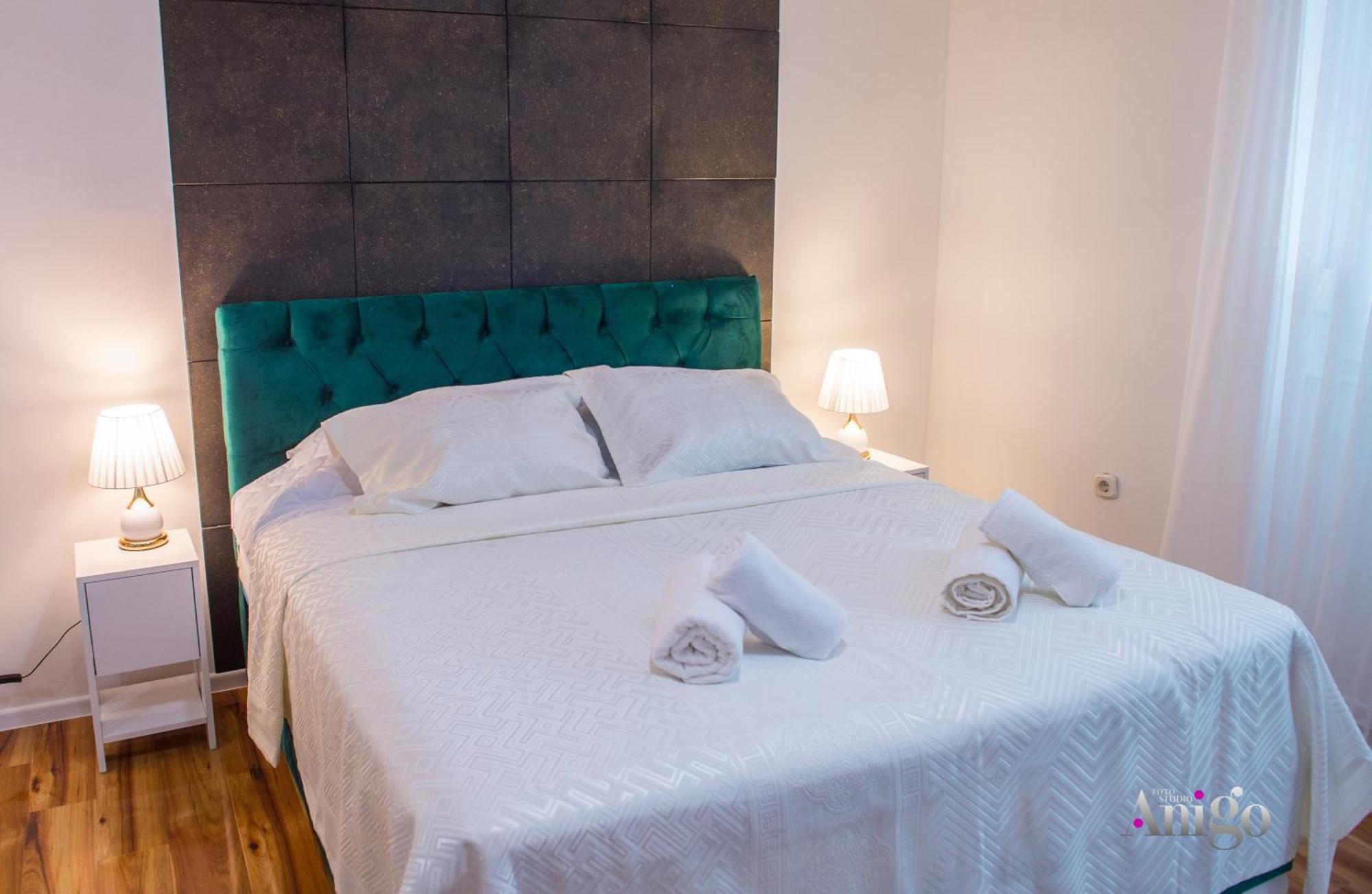 Luxury Apartment Black And Gold Μόσταρ Εξωτερικό φωτογραφία